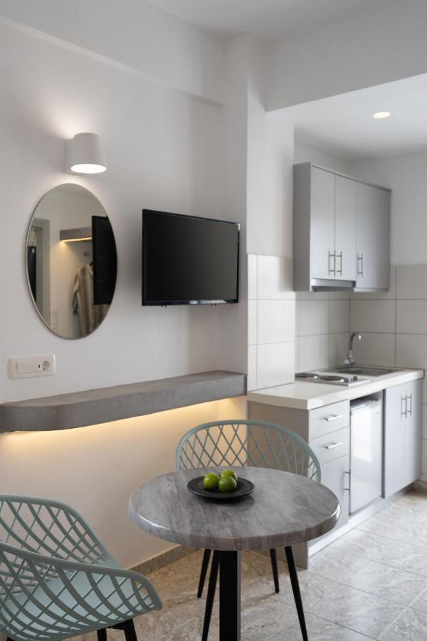 White Lily Suites & Lofts - Adults Only 16 Plus Perivolos  Exteriér fotografie