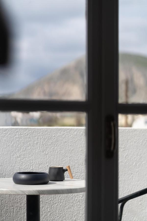 White Lily Suites & Lofts - Adults Only 16 Plus Perivolos  Exteriér fotografie