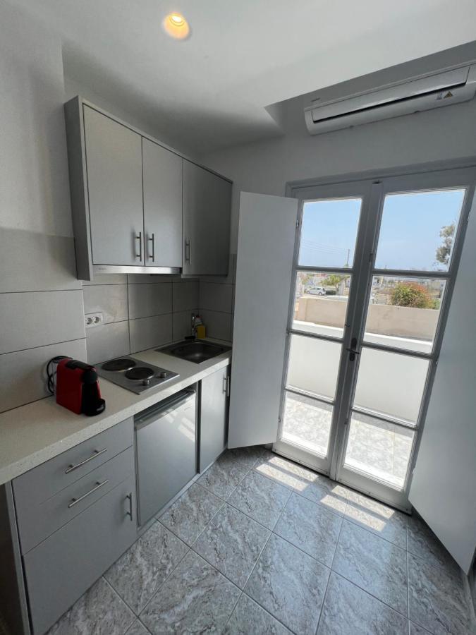 White Lily Suites & Lofts - Adults Only 16 Plus Perivolos  Exteriér fotografie