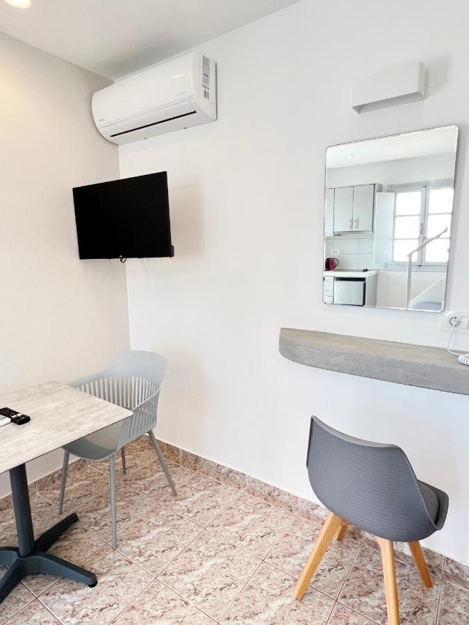 White Lily Suites & Lofts - Adults Only 16 Plus Perivolos  Exteriér fotografie