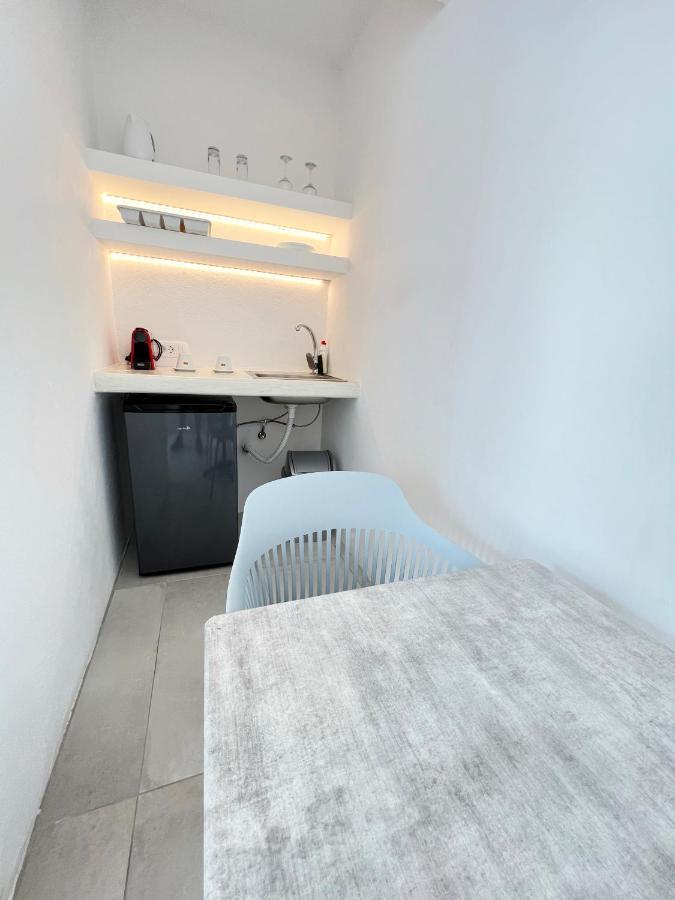White Lily Suites & Lofts - Adults Only 16 Plus Perivolos  Exteriér fotografie