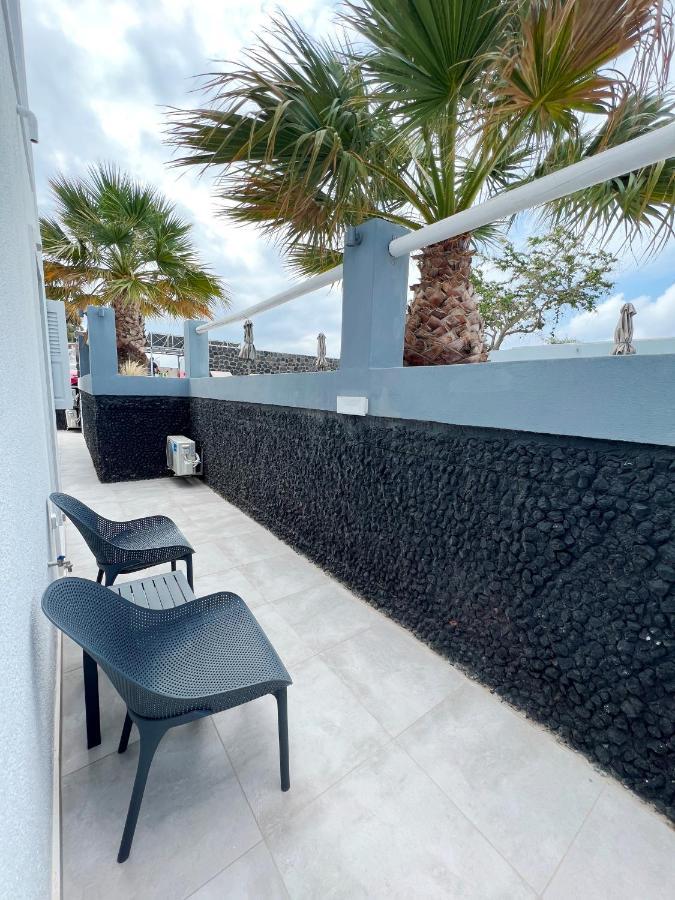 White Lily Suites & Lofts - Adults Only 16 Plus Perivolos  Exteriér fotografie