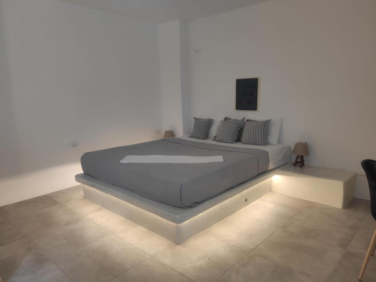 White Lily Suites & Lofts - Adults Only 16 Plus Perivolos  Exteriér fotografie