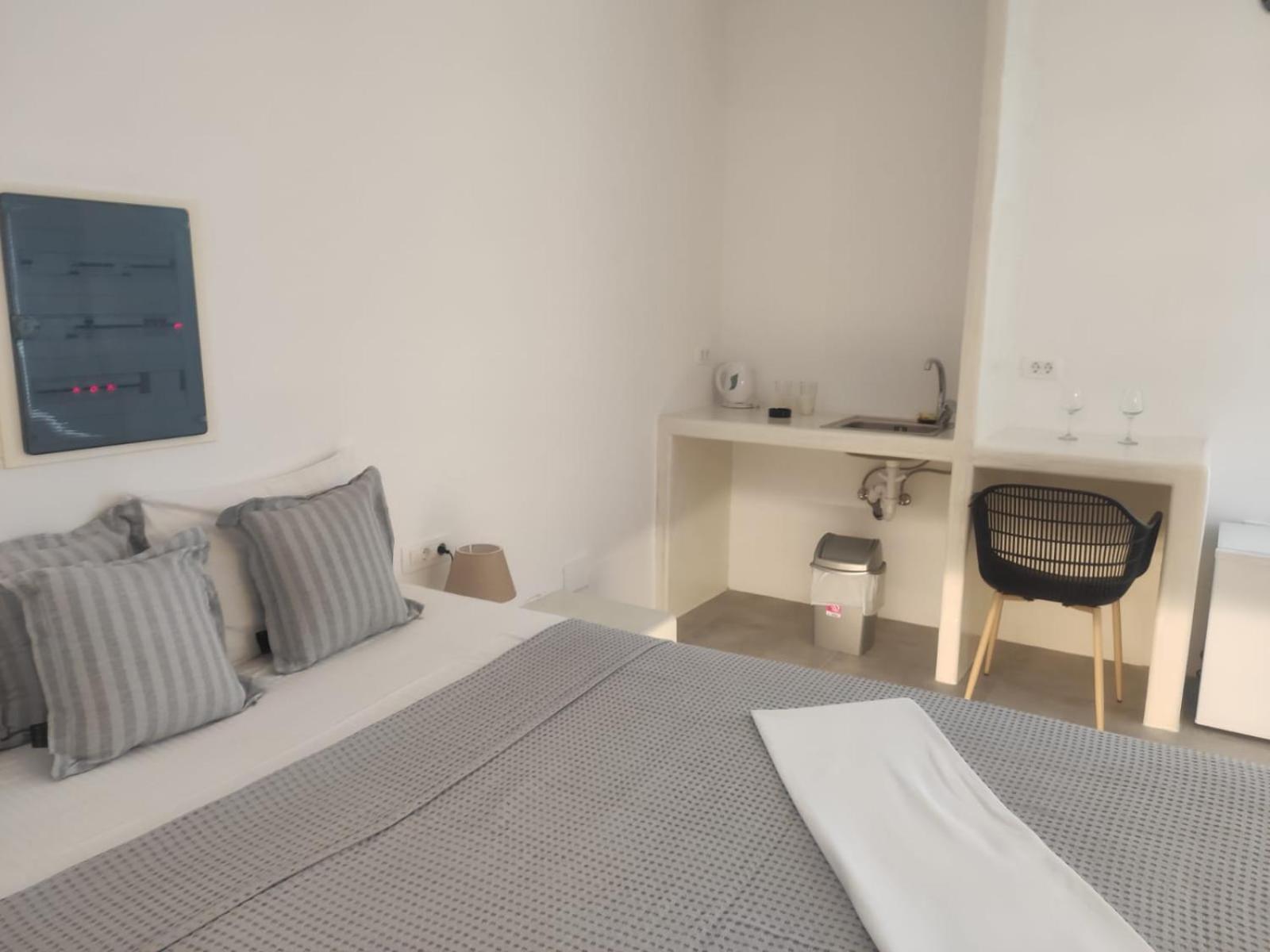 White Lily Suites & Lofts - Adults Only 16 Plus Perivolos  Exteriér fotografie